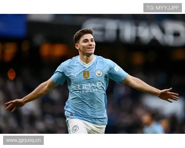 阿尔瓦雷斯：从河床核心到曼城轮换的跨越解析