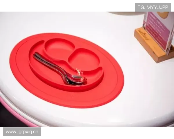 张帅训练完直接拎着爱马仕去吃路边摊