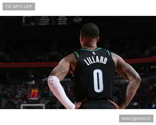 利拉德休赛期还在凌晨四点练投篮，邻居以为闹鬼